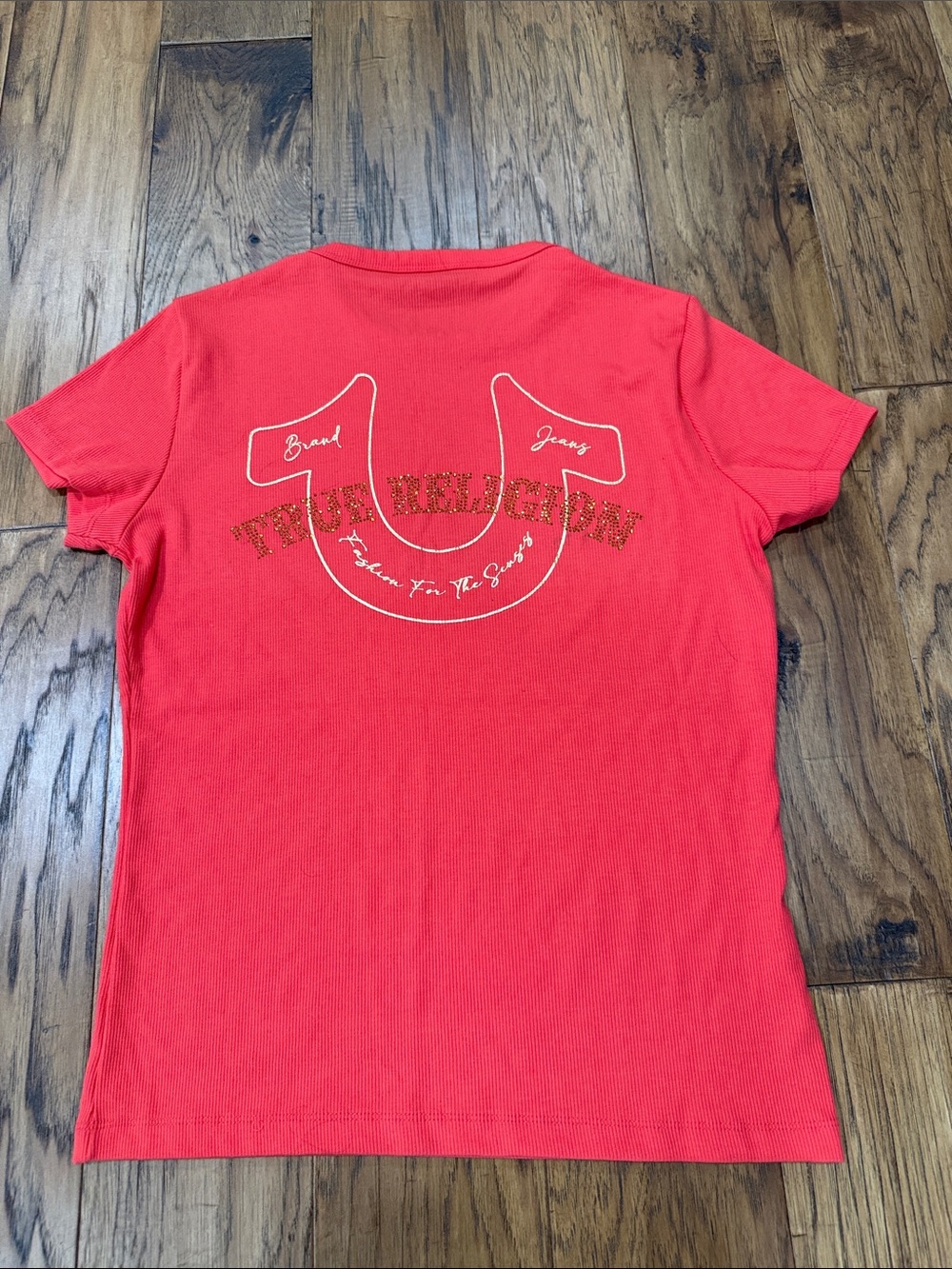 True Religion NWOT Red Ribbed Crystal Design Tshirt size Medium